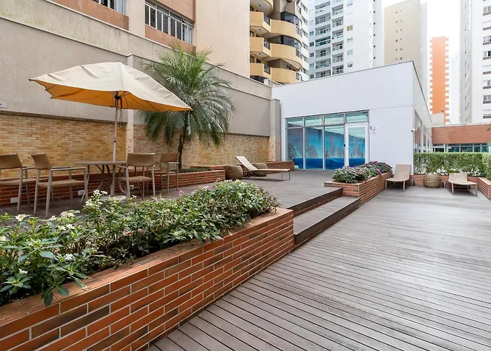 Duplex Decorado com dois quartos no Batel